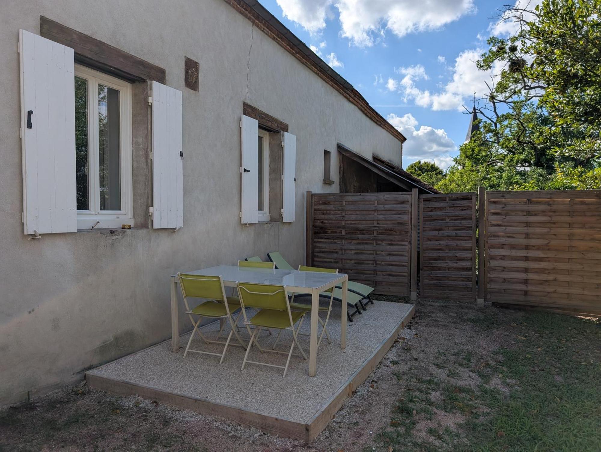 Holiday home Ocrinien, Maison 2 & Loire A Velo *